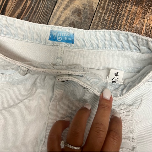 Show Me Your Mumu Shorts - Picture 2 of 4